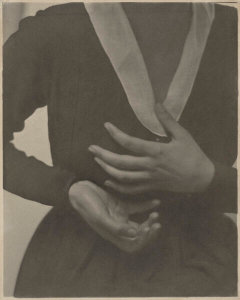 Alfred Stieglitz - Georgia O'Keeffe–Hands, 1917