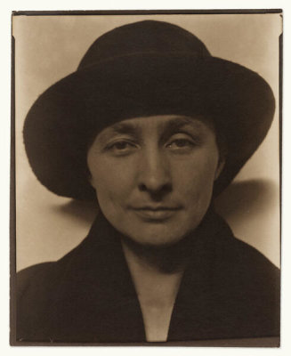 Alfred Stieglitz - Portrait of Georgia O'Keeffe, 1922