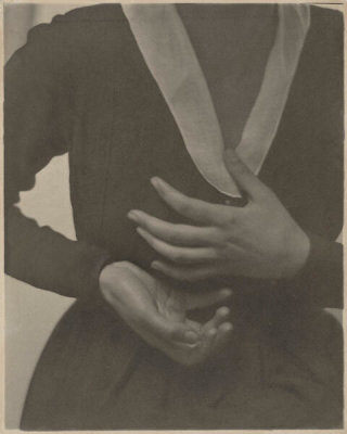 Alfred Stieglitz - Georgia O'Keeffe–Hands, 1917